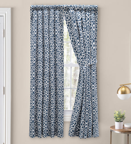 Athens Scalloped Valance