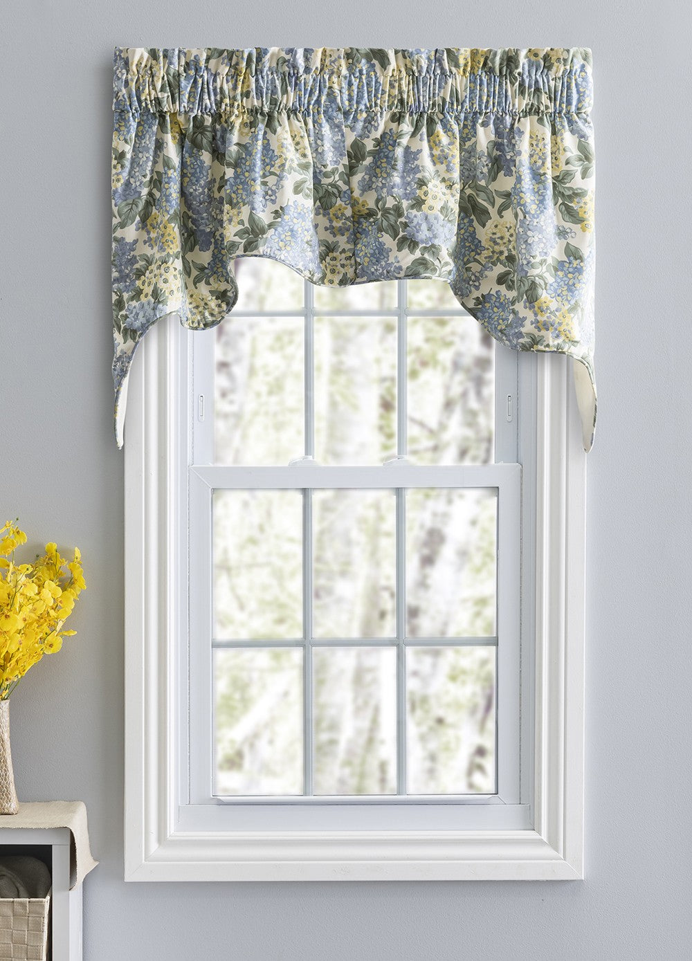 Hydrangea, 70"W X 28"L Lined Empress 2pc Swag